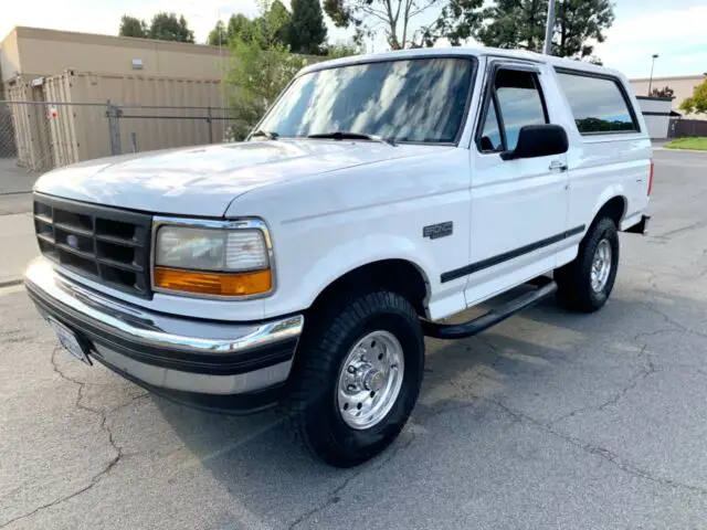 1994 ford bronco xlt....clean ...low miles !!!