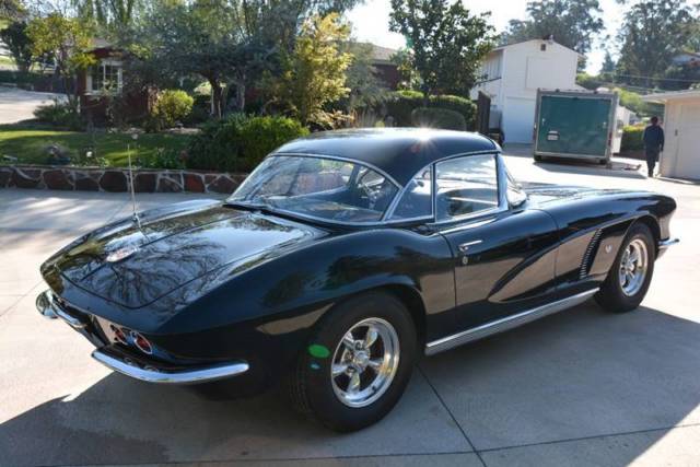 1962 chevrolet corvette - triple black - survivor