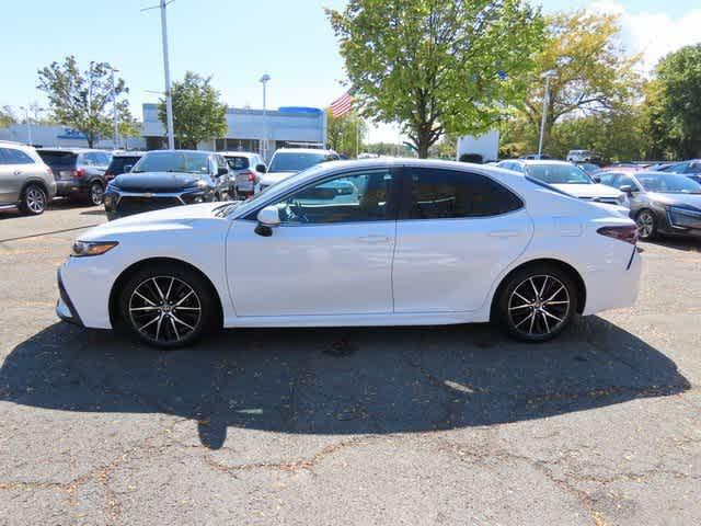 2023 toyota camry se
