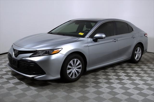2018 toyota camry hybrid le