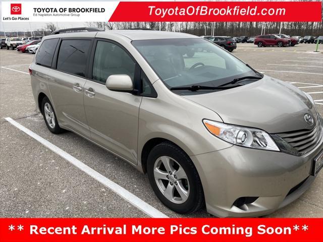 2015 toyota sienna le