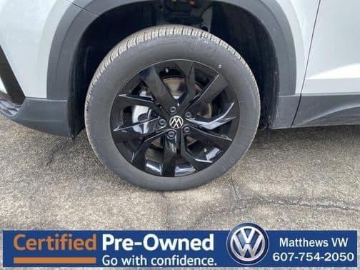 2023 volkswagen taos 1.5t se in ross corners, new york