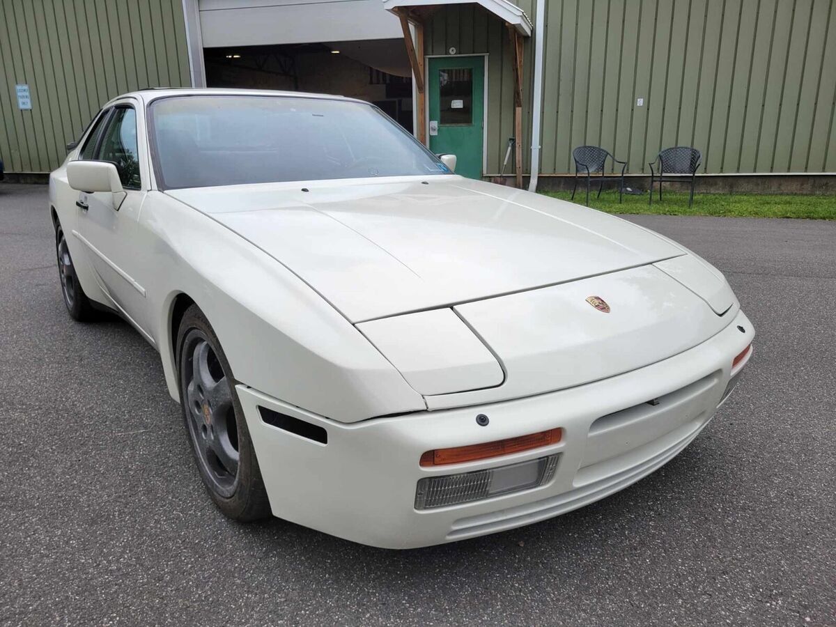 1987 porsche 944 turbo aka 951..... new paint and service no reserve