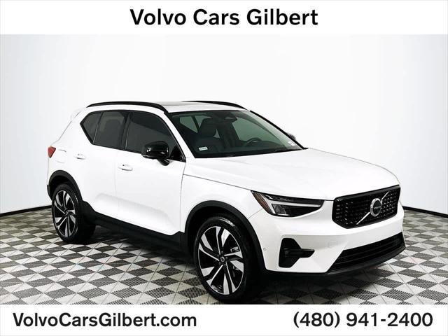 2024 volvo xc40 b5 plus dark theme