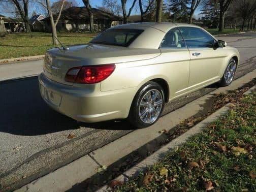 2010 chrysler sebring base in milwaukee, wisconsin