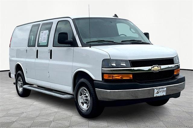2022 chevrolet express 2500 work van