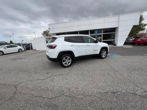 2023 jeep compass