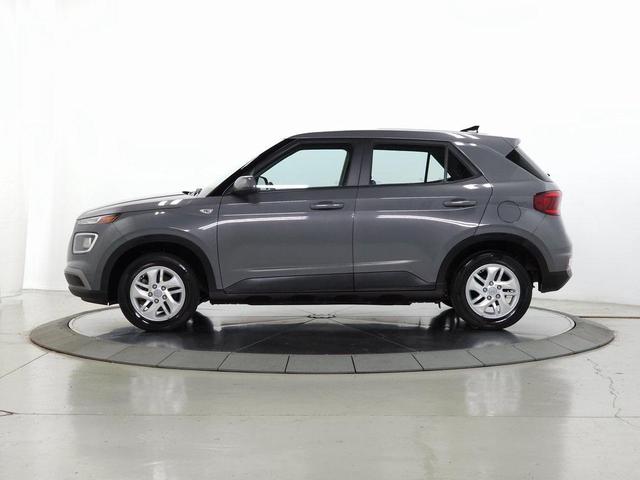 2022 hyundai venue se
