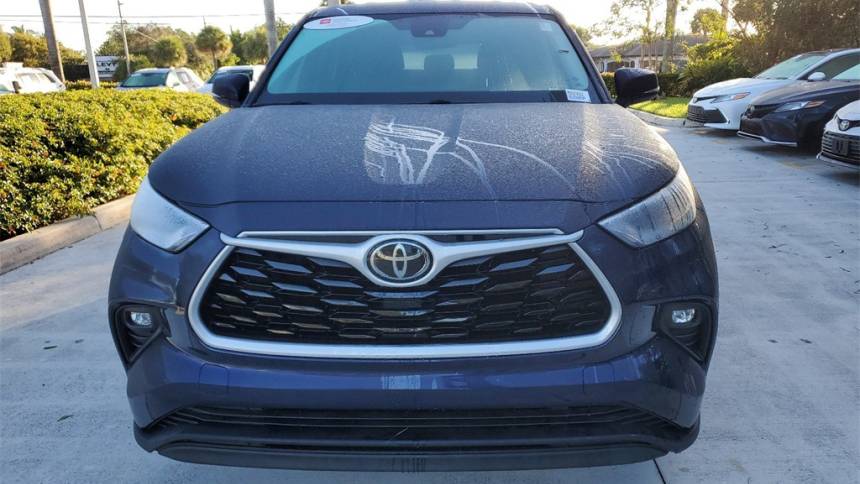 2021 toyota highlander le