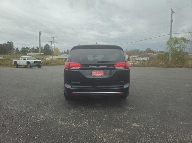 2017 chrysler pacifica limited