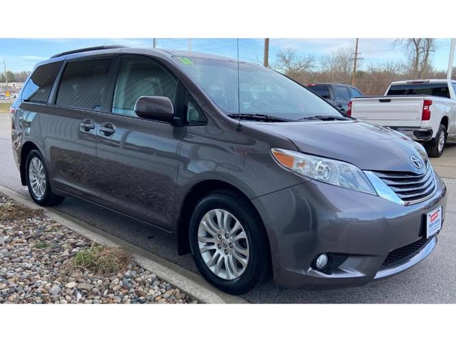 2014 toyota sienna in des moines, iowa