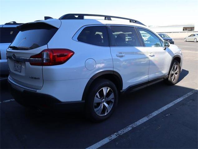 2022 subaru ascent premium 8-passenger