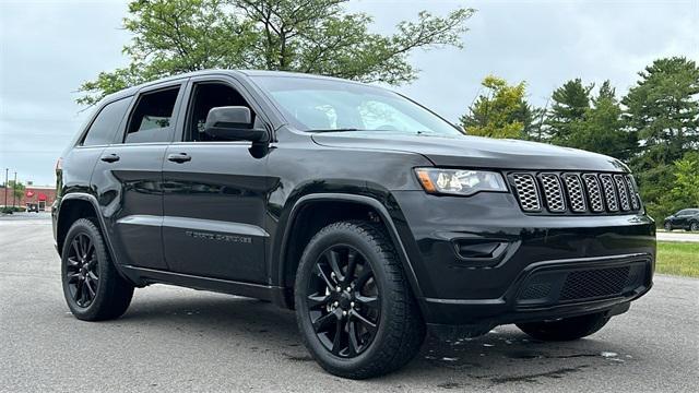 2022 jeep grand cherokee laredo