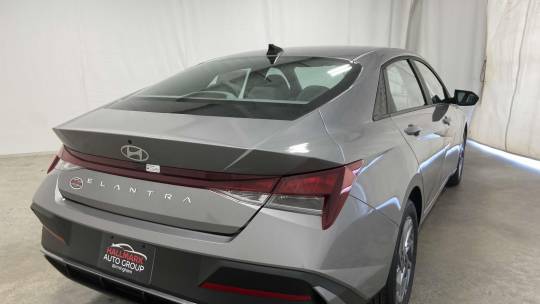 new 2024 hyundai elantra sel ivt