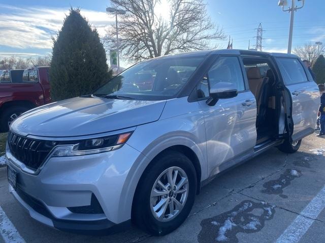 2023 kia carnival lx