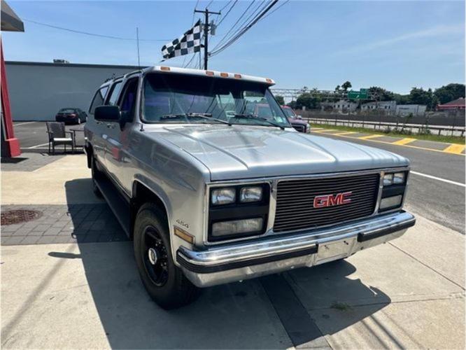 1990 gmc suburban in cadillac, michigan