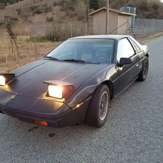 1985 pontiac fiero se 2m6