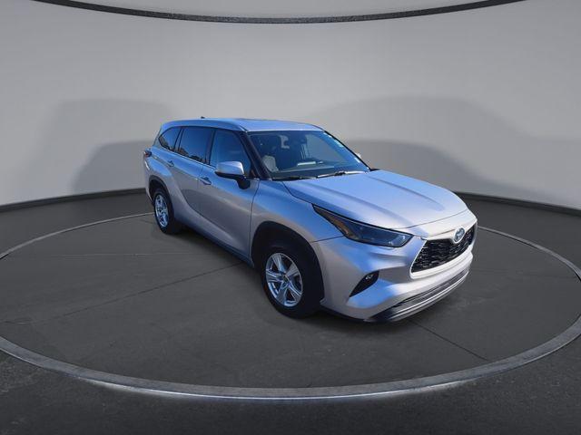 2022 toyota highlander hybrid le