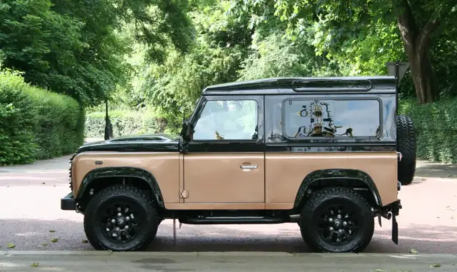 1989 land rover defender auto biography - brand new - shipping included - lhd