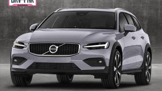 2025 Volvo V60 Cross Country
