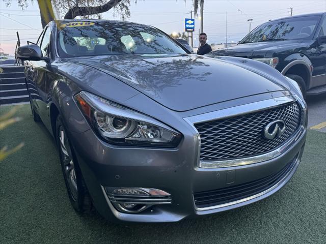 2018 infiniti q70 luxe