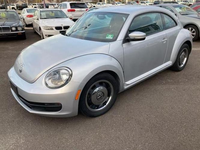 2012 volkswagen beetle 2.5l hatchback 2d in palmyra, new jersey