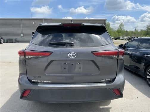 2023 toyota highlander xle in centralia, oklahoma