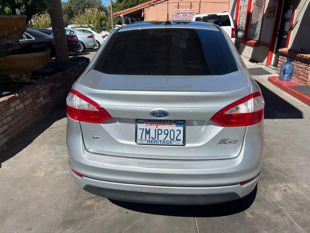 2016 ford fiesta se