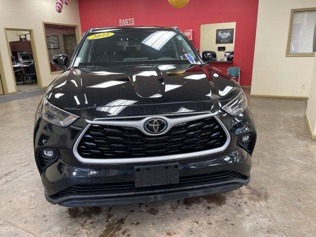 2022 toyota highlander le
