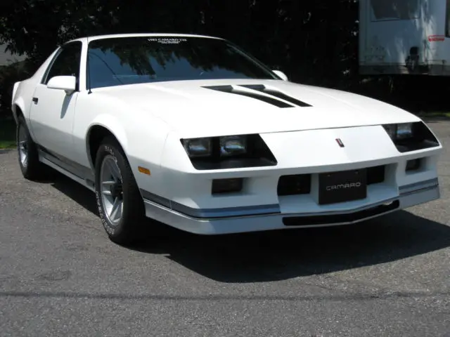 z/28 camaro 1-owner! 18k act miles! paperwork! super nice original n.c survivor!