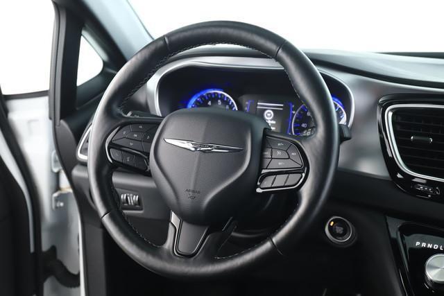 2019 chrysler pacifica in amity harbor, new york