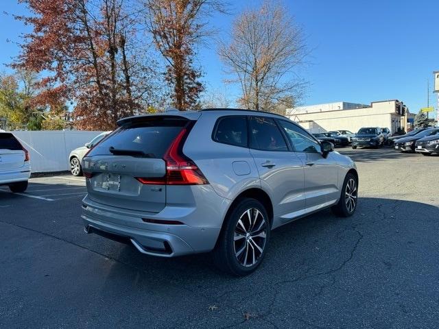 2024 volvo xc60 b5 plus dark