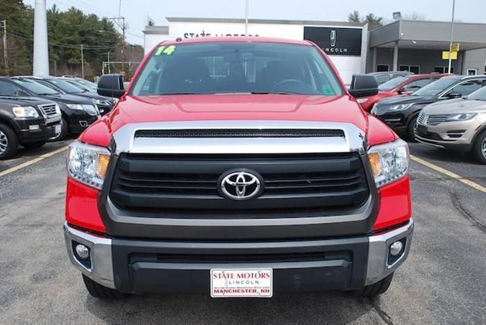 2014 toyota tundra sr5 4x4 sr5 4dr crewmax cab pickup sb (5.7l v8 for sale in manchester, new hampshire