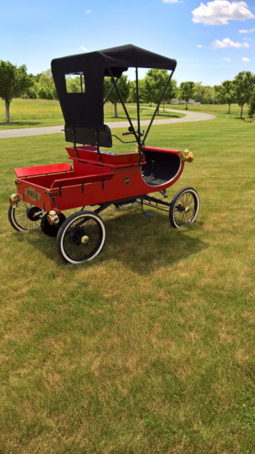 1901 oldsmobile curved dash replica automobile