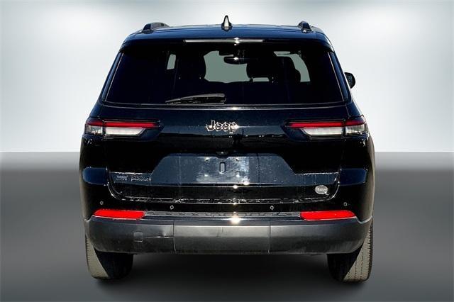 2022 jeep grand cherokee l laredo