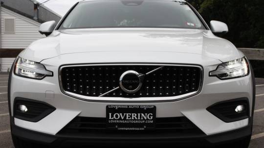 2023 Volvo V60 Cross Country