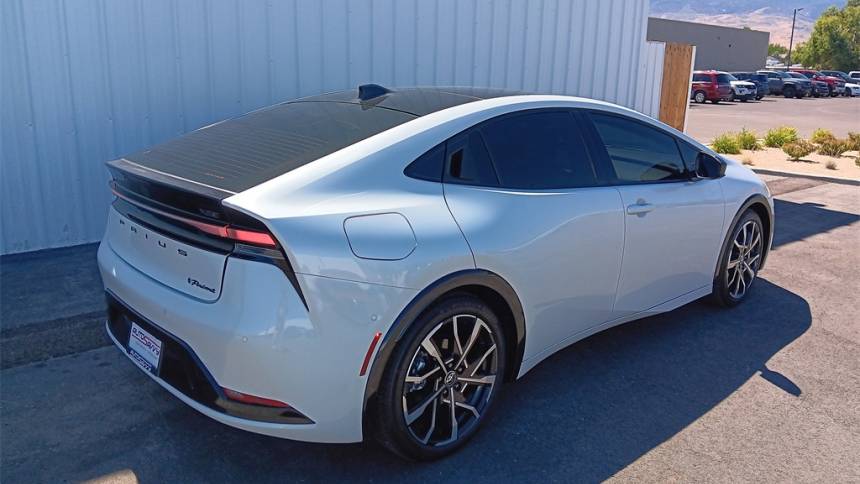 2024 toyota prius prime xse