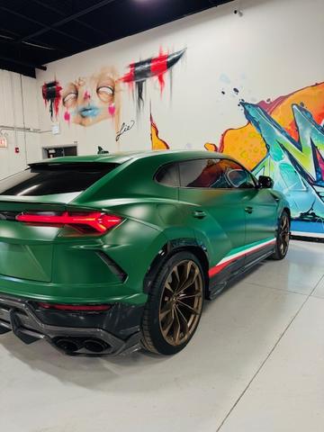 2020 lamborghini urus base