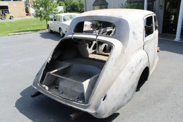 new old stock rolls-royce silver dawn bentley r type body