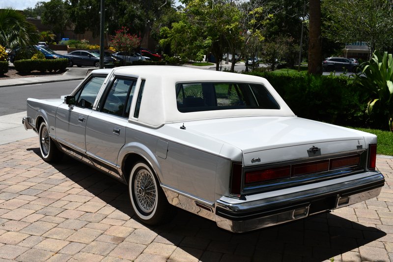 1984 lincoln town car