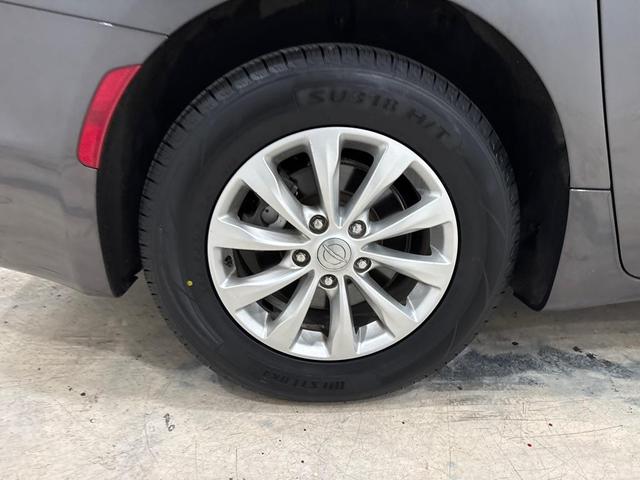 2018 chrysler pacifica touring-l