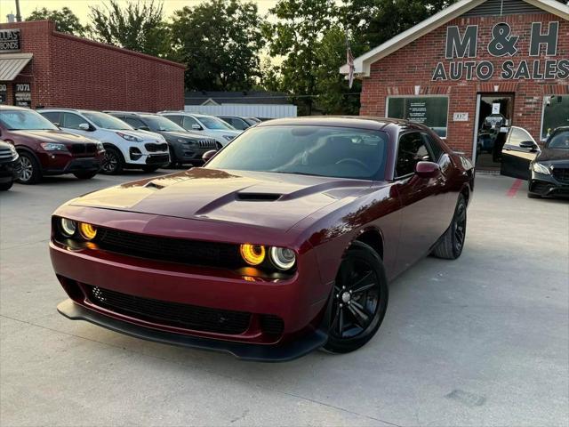 2017 dodge challenger sxt