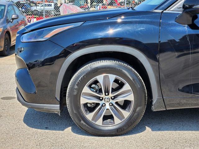 2021 toyota highlander xle
