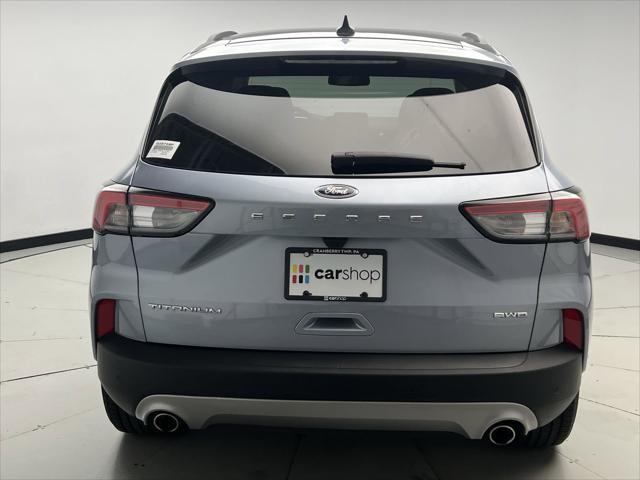 2022 ford escape titanium