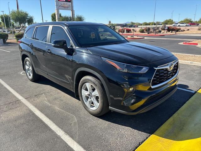 2023 toyota highlander le