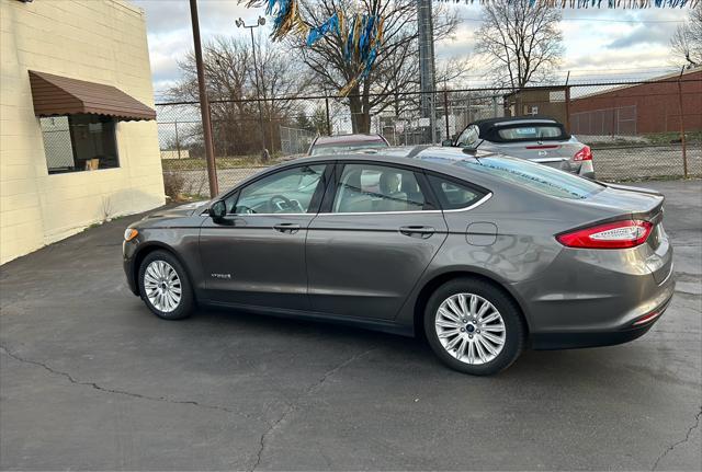 2014 ford fusion hybrid s