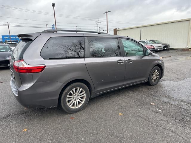 2015 toyota sienna l