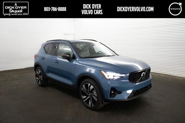 2024 volvo xc40 b5 ultimate dark theme