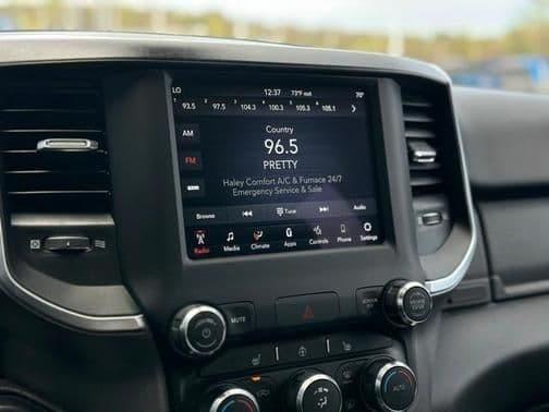 2019 ram 1500 big horn 4x4 crew cab 144.5 in. wb in rochester, minnesota