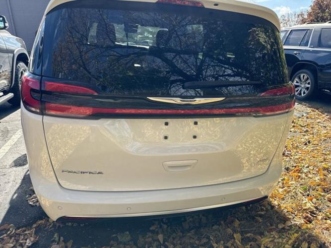 used 2021 chrysler pacifica